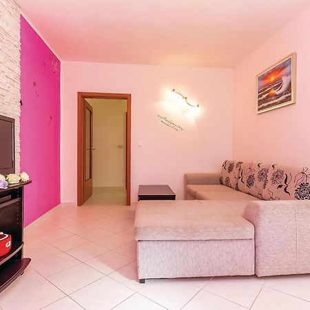 Awesome Apartment In Dobrinj With Wifi Exteriör bild