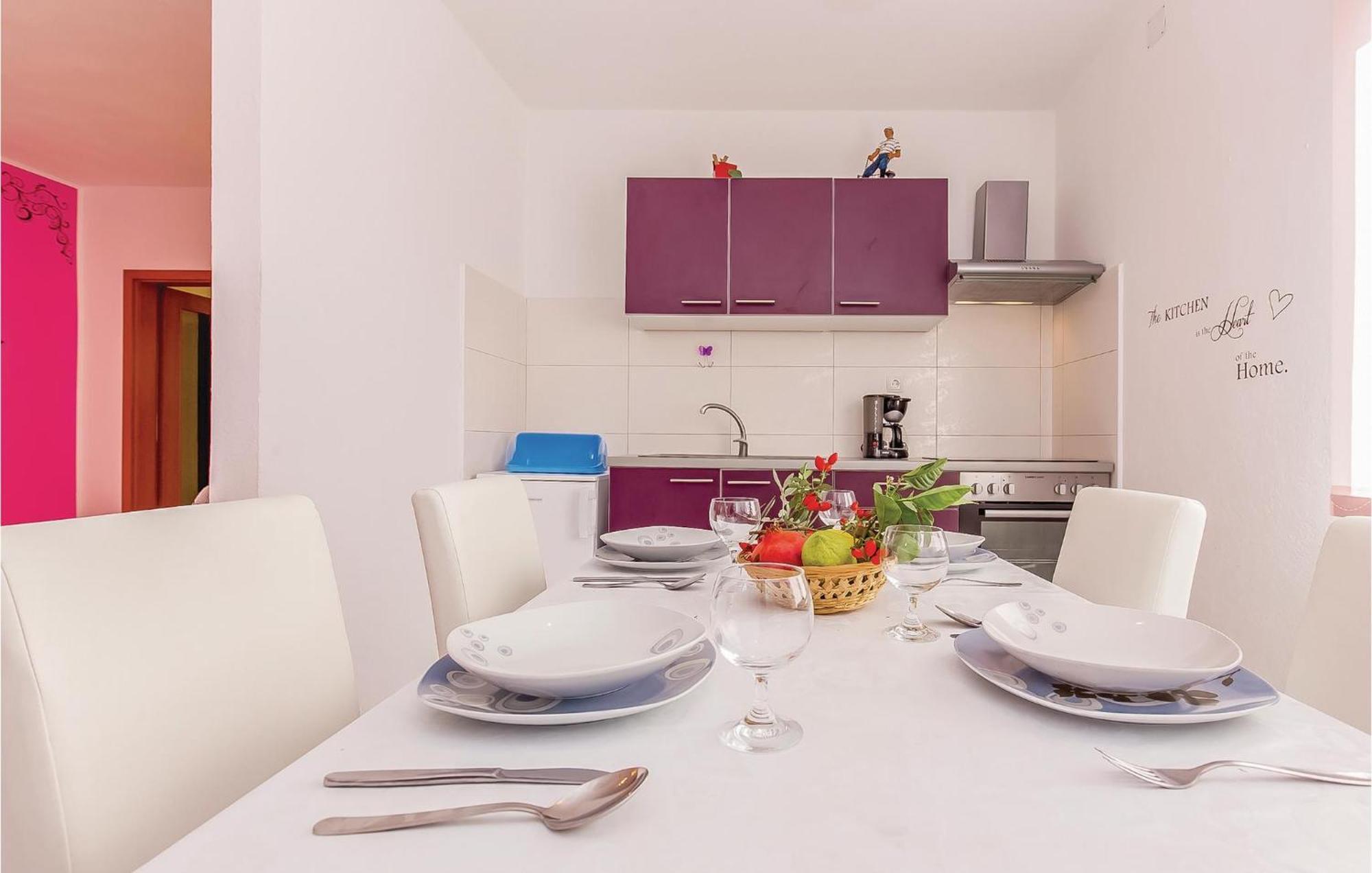 Awesome Apartment In Dobrinj With Wifi Exteriör bild
