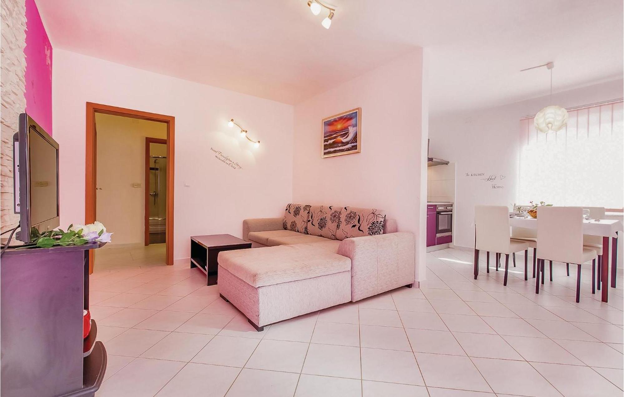 Awesome Apartment In Dobrinj With Wifi Exteriör bild