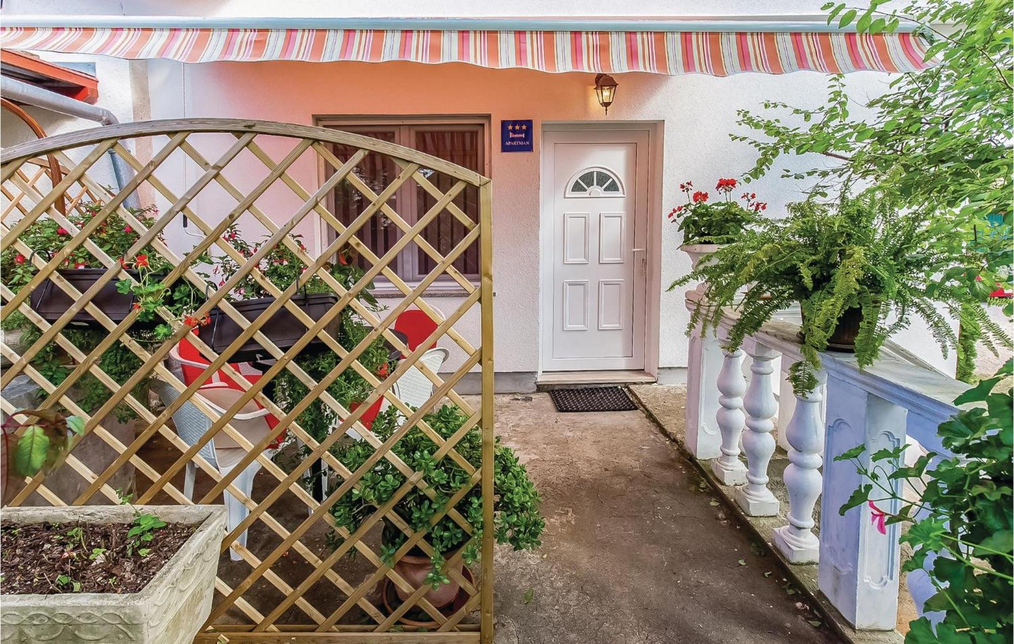 Awesome Apartment In Dobrinj With Wifi Exteriör bild
