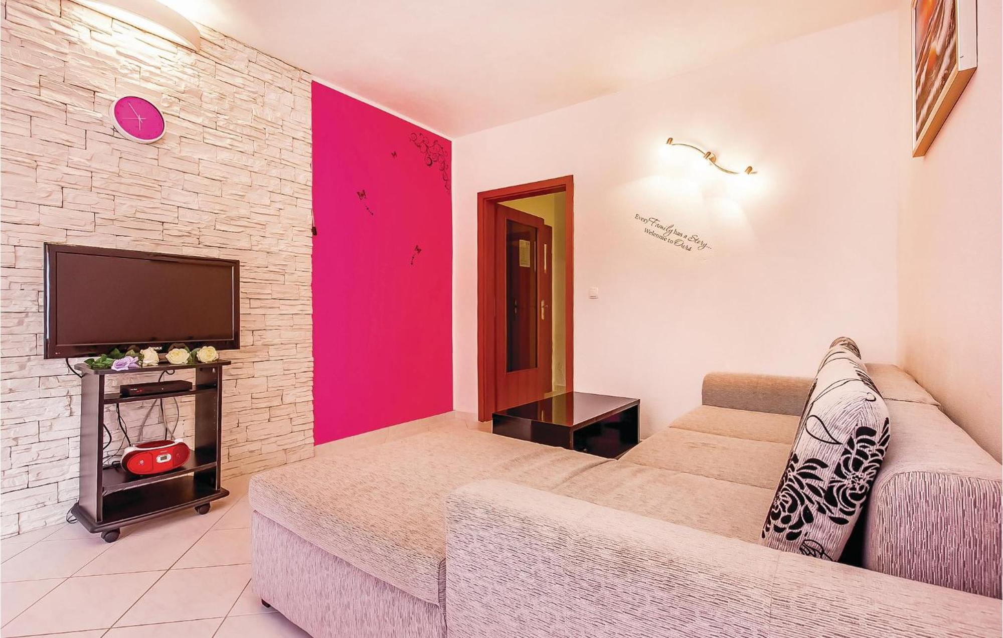 Awesome Apartment In Dobrinj With Wifi Exteriör bild
