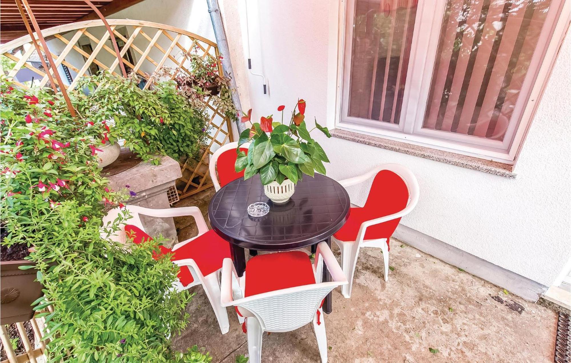 Awesome Apartment In Dobrinj With Wifi Exteriör bild